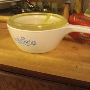 Corning ware small pot with lid